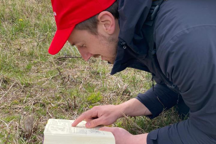 Naturalismedewerker in natuurgebied Staatsbosbeheer