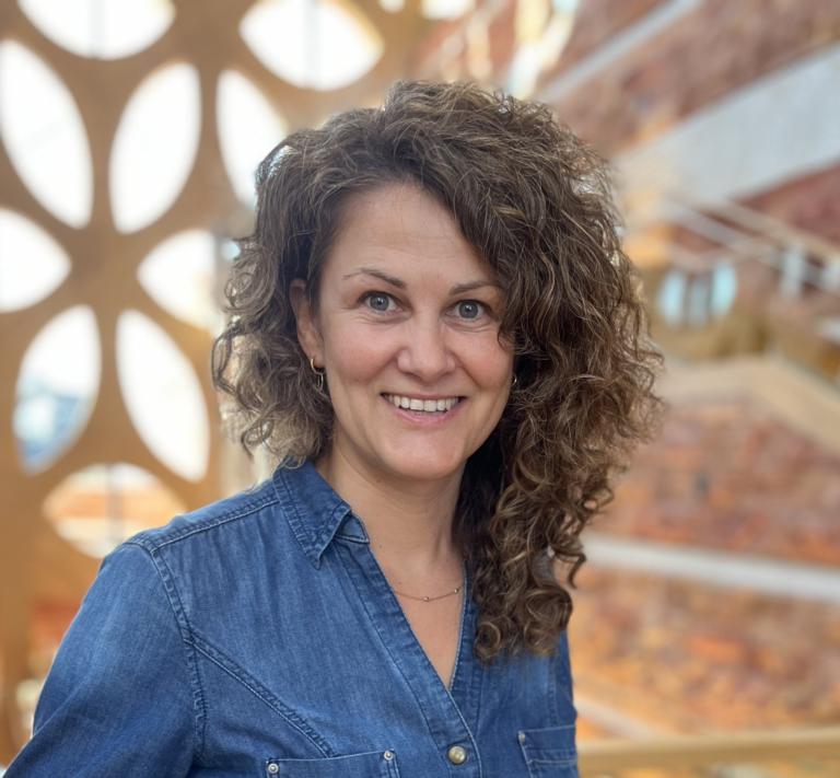 Dr. Marta Domínguez-Delmás, Senior Researcher Functional Traits Group